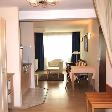 Apartmenthaus Alt Graz Ξενοδοχείο με διαμερίσματα 3*